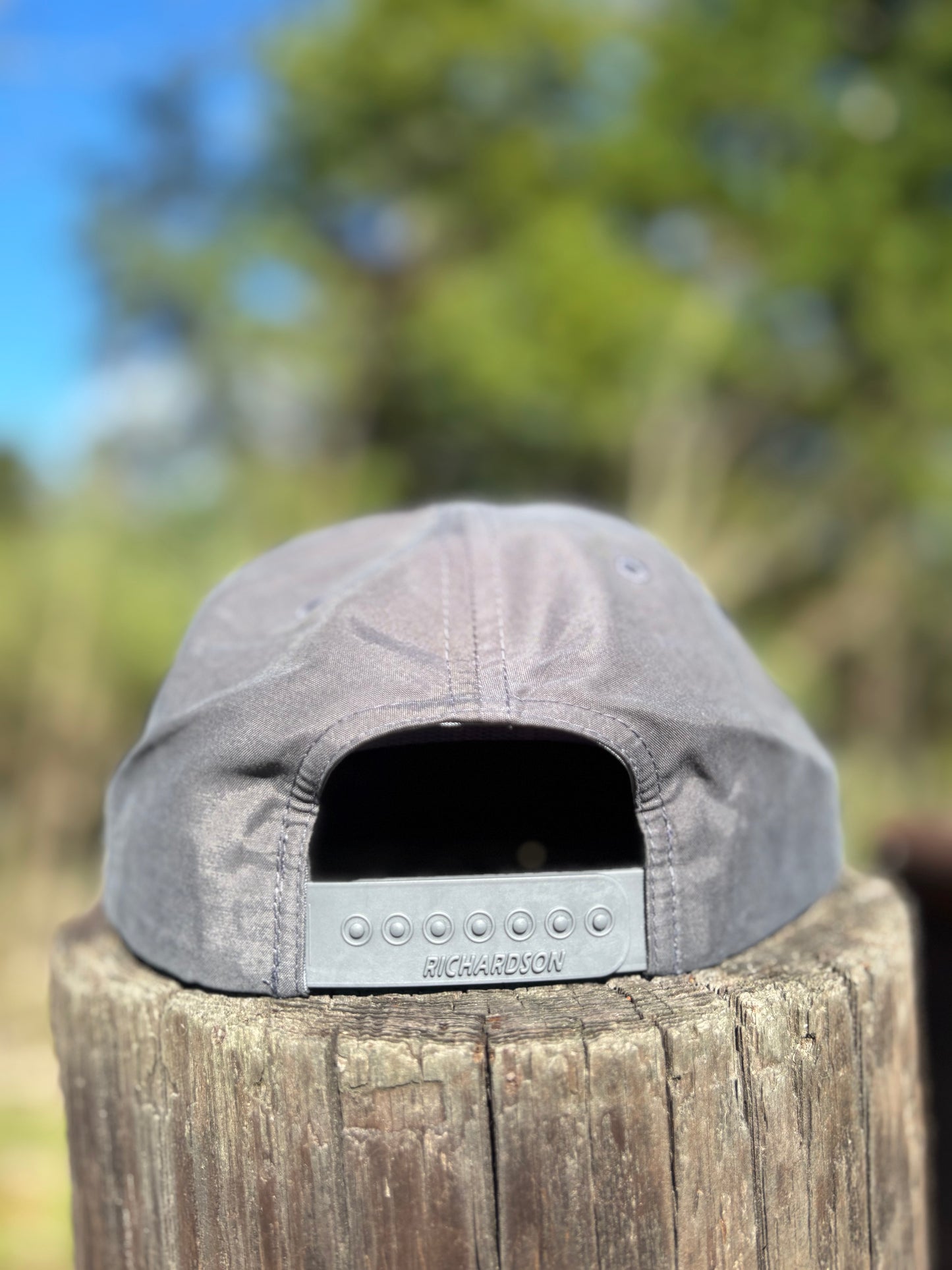 Texas Dove - Charcoal/White