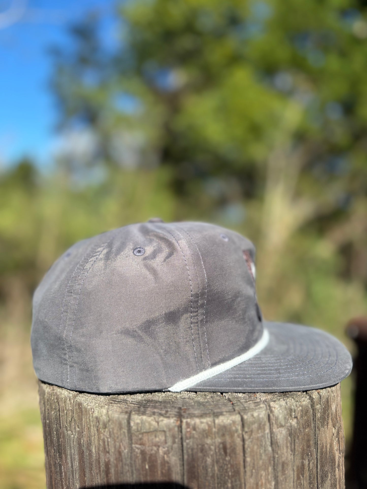 Texas Dove - Charcoal/White